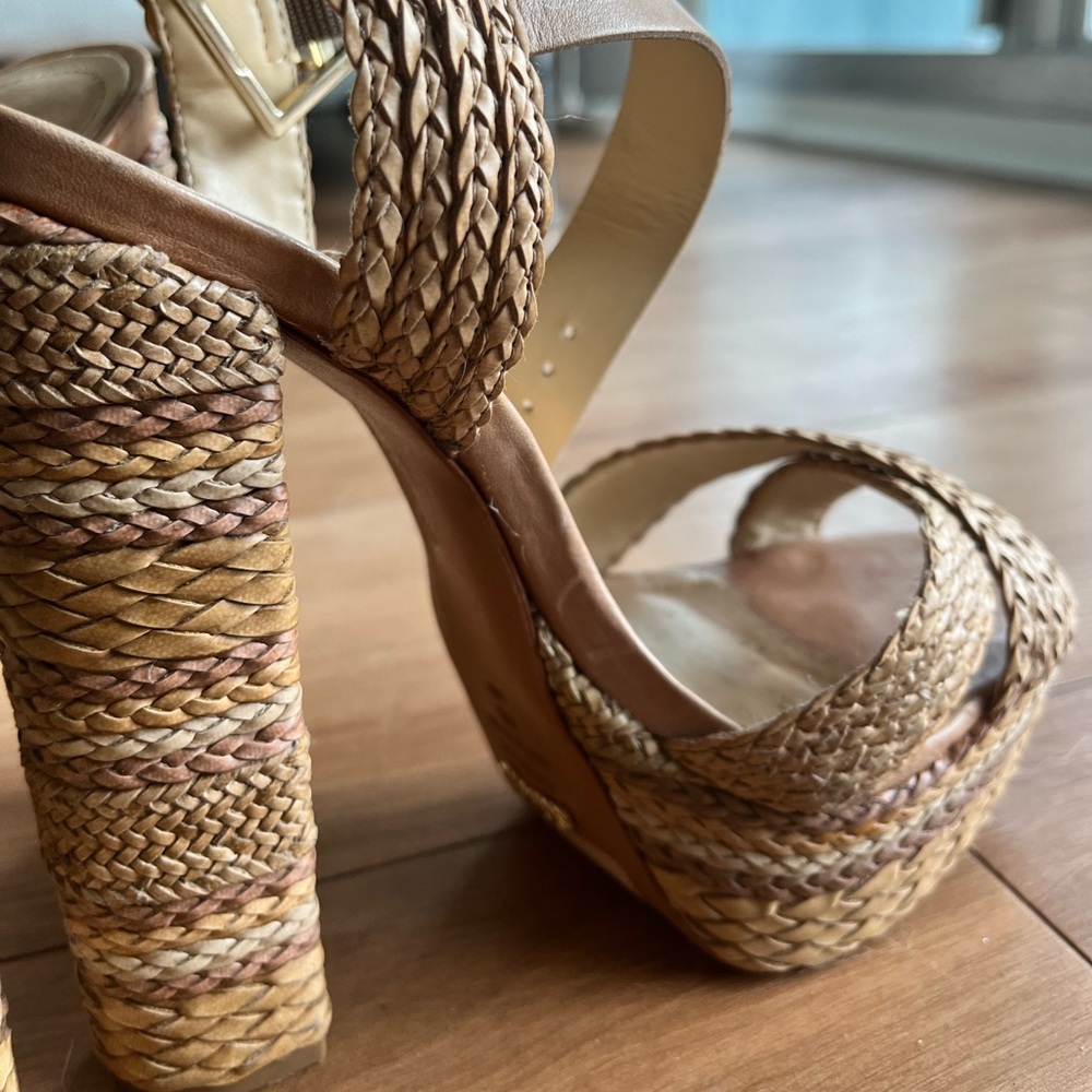 Schutz plateform wedge